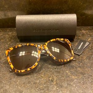 BCBG LEOPARD SUNGLASSES